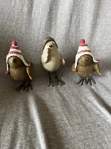 Holiday Christmas Bird Figurines w/Red Winter Hats & Wire Feet 5" - Set of 3 - Picture 1 of 6