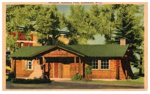 Cartolina d'epoca Log Cabin Museum Triangle Park Kemmerer Wyoming - Foto 1 di 2