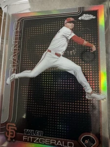 2025 Topps Chrome - Tyler Fitzgerald #30 Lightboard Logo Refractor - Imagen 1 de 3