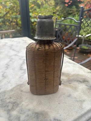 Ancienne Gourde De Pèlerin  Osier  Verre et  Étain - Photo 1/4