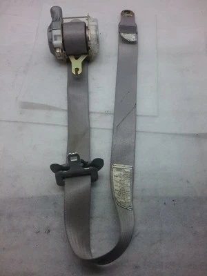 Retractor cinturón seguridad delantero pasajero derecho R/F Toyota Sienna 2005 4-11-4P Foto 1 de 4