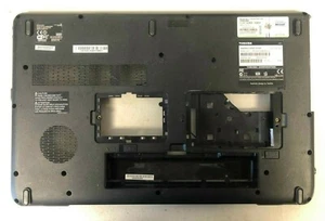*Chasis inferior TOSHIBA Satellite L555D-S7005, K000079920, con los componentes mostrados - Imagen 1 de 6