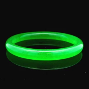 Solid Jade Bangle Bracelet – 7 3/4" (19.7 cm) – 33.31g - Picture 1 of 7