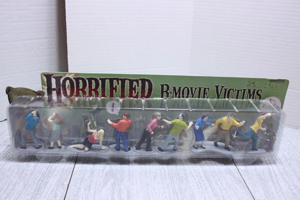 Horrified B-Movie Victims 2006 Action Figures Godzilla Figure Accents - Image 1 of 4