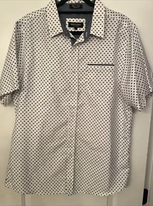 NWOT Eighty Eight Men’s White w/Blue Stars S/S Button Down Shirt size L - Picture 1 of 9