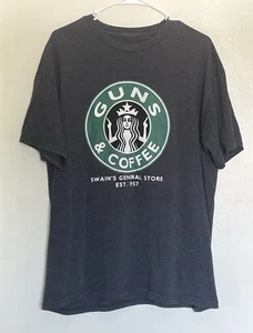 Camiseta Guns & Coffee Parody Swain’s General Store Para Hombres XL Gris Oscuro Divertida Camiseta - Imagen 1 de 5