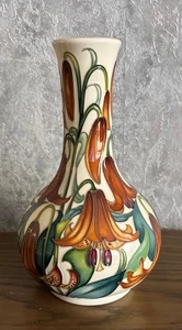 Moorcroft Pottery 9" Trial Vase Master Label Floral Pattern 2020 OFFERS WELCOME! - Picture 1 of 6