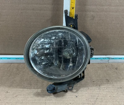 Luz antiniebla delantera derecha lado pasajero Subaru Forester 2003-2005 Foto 1 de 4