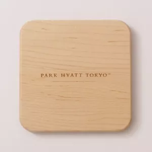 PARK HYATT TOKYO Maple Wood 5W Qi Wireless Charging Pad Smartphone Charger - Picture 1 of 4