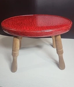 Small Vintage Foot Stool Red Vinyl with Turned Wood Legs READ - Picture 1 of 21