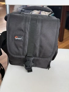 LOWEPRO Adventura Go SH 140 Black Medium Camera Bag - Picture 1 of 8