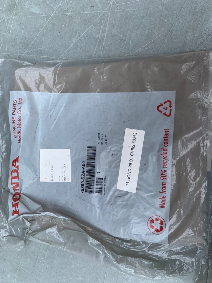 HONDA PILOT TAPE REAR DOOR RIGHT GENUINE  OEM ORIGINAL Foto 1 de 1