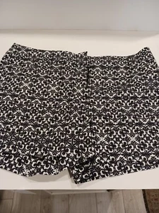 NEW White House Black Market shorts size 12 in black &white pattern - Picture 1 of 6