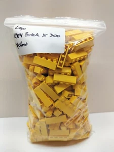 LEGO Lot of 300 1x4 Yellow Bricks MOC 3010 - Picture 1 of 2