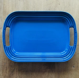 Le Creuset Blau BBQ Tablett Servierplatte Steinzeug Griffe 14"x9,75" - Bild 1 von 7