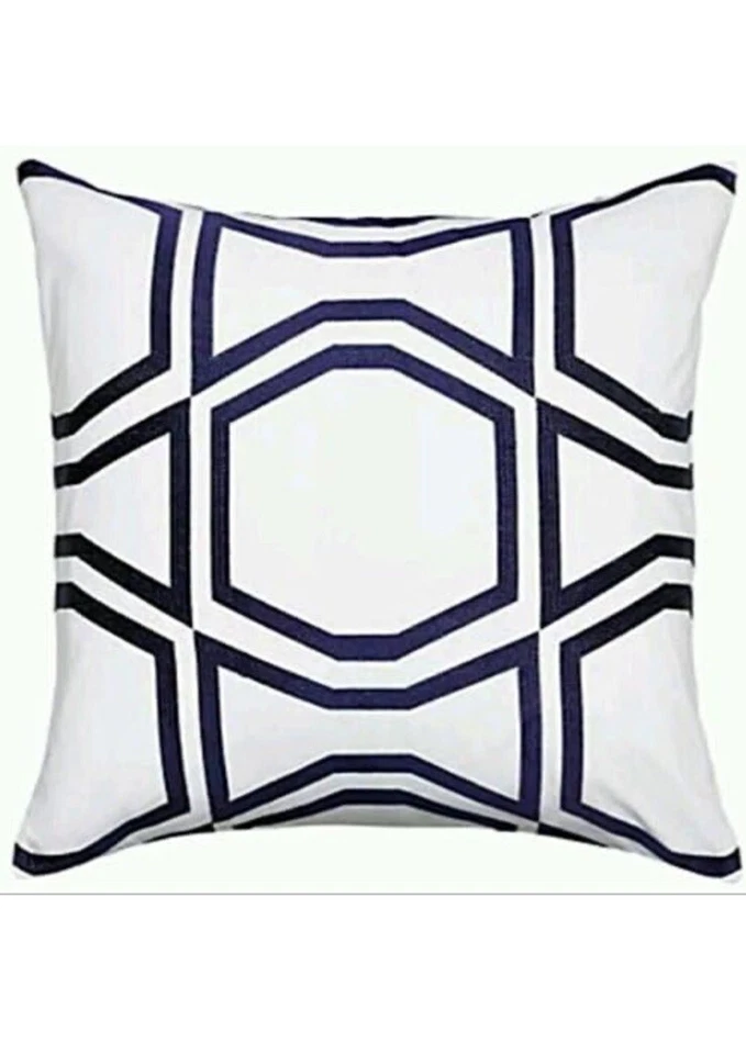 GORGEOUS KATE SPADE EURO SHAM BOW TILE NAVY WHITE  BNIP  NICE 26” X 26” - Imagem 1 de 4