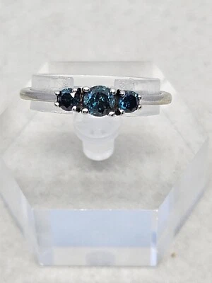 9ct White Gold Blue Diamond 3 Stone Ring Size Q (1.93g) 0.40cts (est) - Image 1 of 4