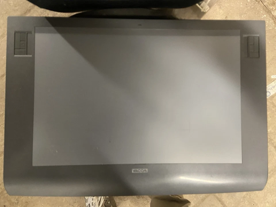 Wacom Intuos 3 USB Drawing Graphics Tablet XLarge 12"x18" Active Area PTZ-1231W - Bild 1 von 4