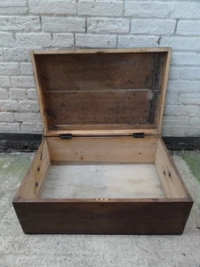 Vintage wooden storage chest - Picture 1 of 7