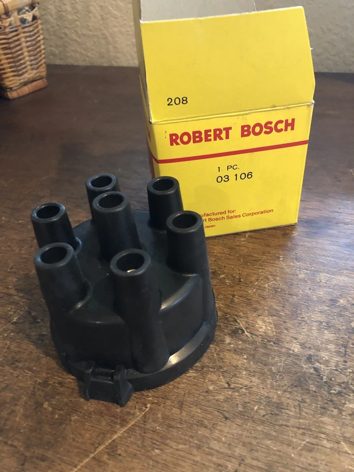 Новая крышка распределителя Bosch Datsun 260Z 280Z 810 Bosch 03 106 - Изображение 1 из 3