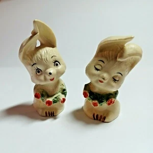 Vintage Set of 2 Mini Bunny Rabbit W/ Flower Leis Miniature Figurine 2" Plastic - Imagen 1 de 12