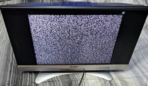 Sharp LC-20AV6U 20" LCD TV funktioniert super sieht toll aus Rauchfrei Retro mit Ständer - Bild 1 von 8