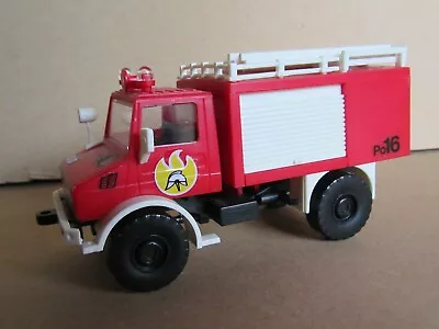 174P Monti System Typ 16 Mercedes-Benz Unimog U 1300L Po 1990 Firefighters 1:48 - Image 1 of 4