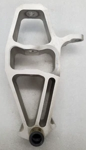 1824940 POLARIS OEM SPINDLE RAW RH 21-25 INDY,XC,ADVENTURE SWITCHBACK S4 - Picture 1 of 10