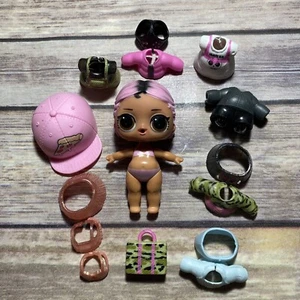 LOL Muñeca Sorpresa Exclusiva Jet Set Jersey Big Sis Camuflaje Camuflaje Ropa Bebé - Imagen 1 de 6