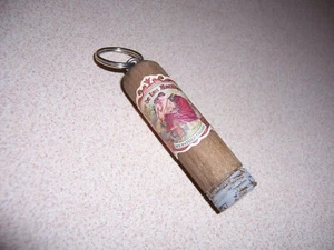 Vintage Schlüsselanhänger Mein Vater Zigarren Flor de las Antillas Sonne gewachsen Holz - Bild 1 von 2