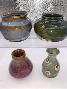 Menge 4 Studio Kunst Keramik kleine Miniatur Vase grün, rosa, braun und blau - Bild 1 von 17