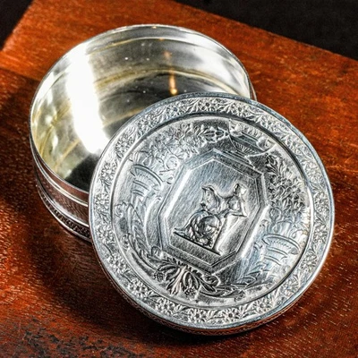 Impresionante caja de tabaco redonda de plata esterlina francesa antigua neoclásica 950 Foto 1 de 4