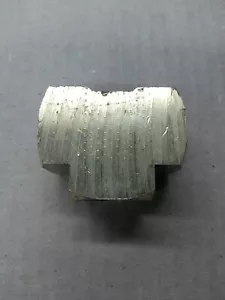 33700-12 Brass Pipe Tee Female 3/4 NPT to Female 3/4 NPT to Female 3/4 NPT - Picture 1 of 2