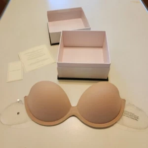 Victoria’s Secret Gr. B Push-Up Nude Klebeeinsätze BH mit Originalkarton - Bild 1 von 8