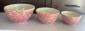 Vintage Hull Pottery Pink Atomic Drizzle Swirl Nesting Mixing Bowl Set Of 3 - Picture 1 of 17
