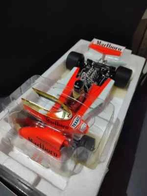 Minichamps 1:18 F1 McLaren Ford M23 J. Hunt 1976 5307611831 - Immagine 1 di 2