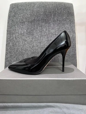 Zapatos de salón ALEXANDER MCQUEEN charol negro, talla US 7,5, EU 38, nuevos con caja Foto 1 de 4