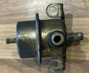 GENUINE PORSCHE 924S 944 FUEL PRESSURE REGULATOR BOSCH 0280160227 - Picture 1 of 6