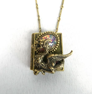 Vintage Raelinda Woad Geschichtenerzähler Buch Halskette Drache Kristall Gold Metall mit Kette - Bild 1 von 8