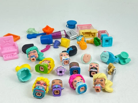 35pc Lot My Mini MIXIEQ's Mixi Furniture Accessories Pets Whale Action Figure 1" Cover
