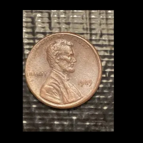 1985 penny error (off centered) Cover