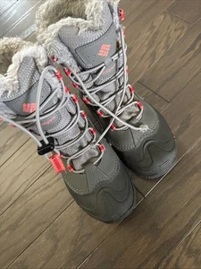 Columbia boots girls size 5 Insulated Waterproof  200 Grams Winter Gray - Picture 1 of 9