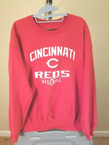 Cincinnati Reds MLB Stitches Vintage Red Team Logo Medium Sweatshirt Cover