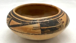 Hopi-Tewa bowl attributed Nampeyo of Hano, 5-1/2" x 2-1/2" (1910s) - Picture 1 of 6