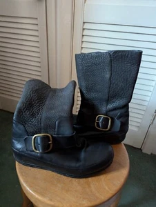 Fit Flop Black Leather Boots Mid Calf Flat Chunky Sole Pull-On Buckle Trim 3 - Picture 1 of 8
