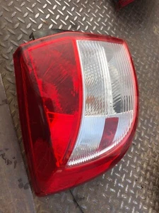 07-13 LUZ TRASERA IZQUIERDA LADO CONDUCTOR SUZUKI SX4 HATCHBACK 08 09 10 11 12 LÁMPARA - Imagen 1 de 2