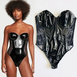 NUEVO CON ETIQUETAS Victoria’s Secret XXL imitación charol encaje balconette peluche en negro - Imagen 1 de 7