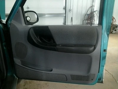 Painel de acabamento da porta da frente RANGER 1994 104814332 - Imagem 1 de 4