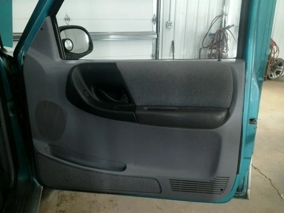 Panel de moldura de puerta delantera Ranger 1994 104814332 Foto 1 de 4