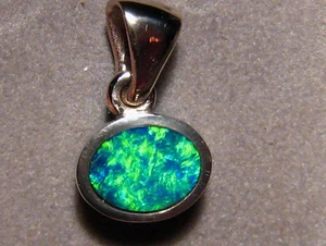 Gem Opal Pendant , solid 14 k White Gold -  B5+  Iridescent Blue color - Picture 1 of 9